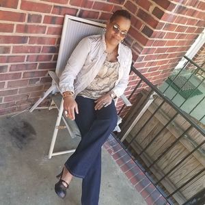 Meet your Posher, Carisma